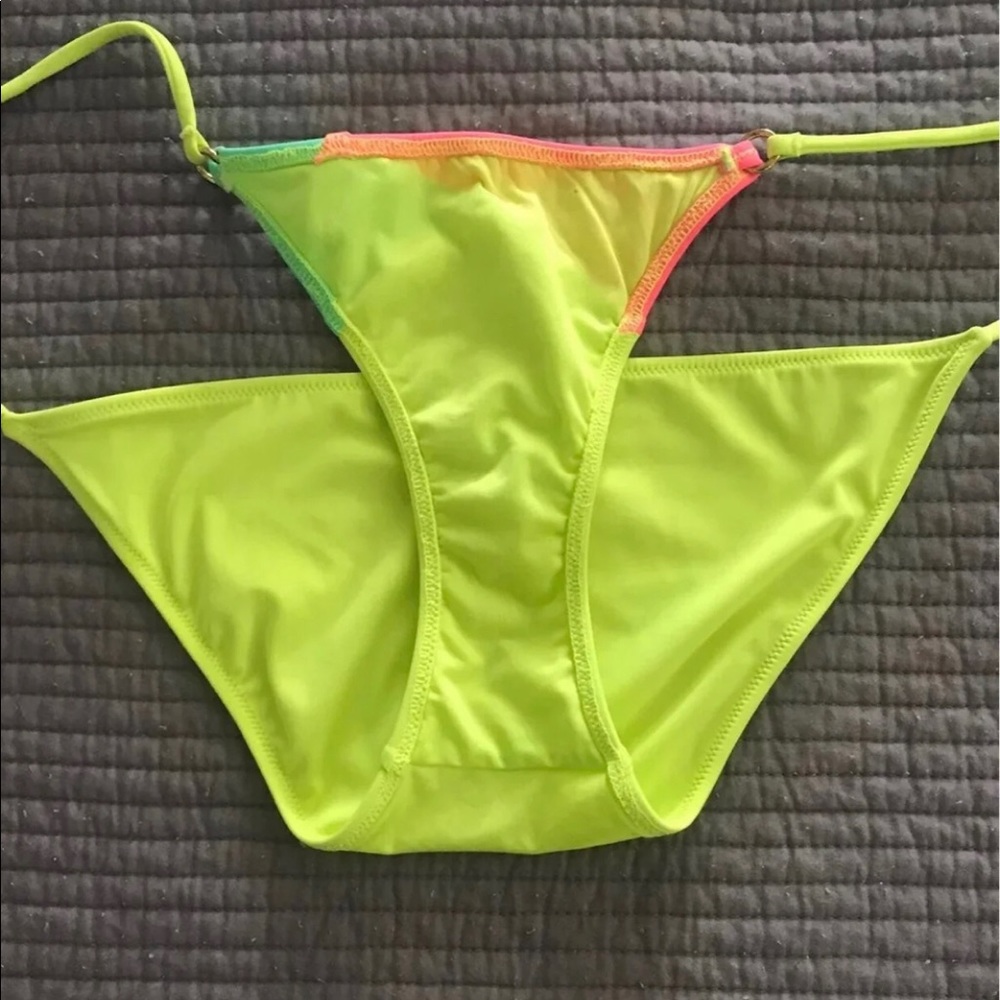 VS bikini - Picture 3 of 5